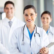 Guía de Exámenes Médicos Ocupacionales en Guatemala: ¿Cuáles exige la ley y cómo gestionarlos eficientemente?